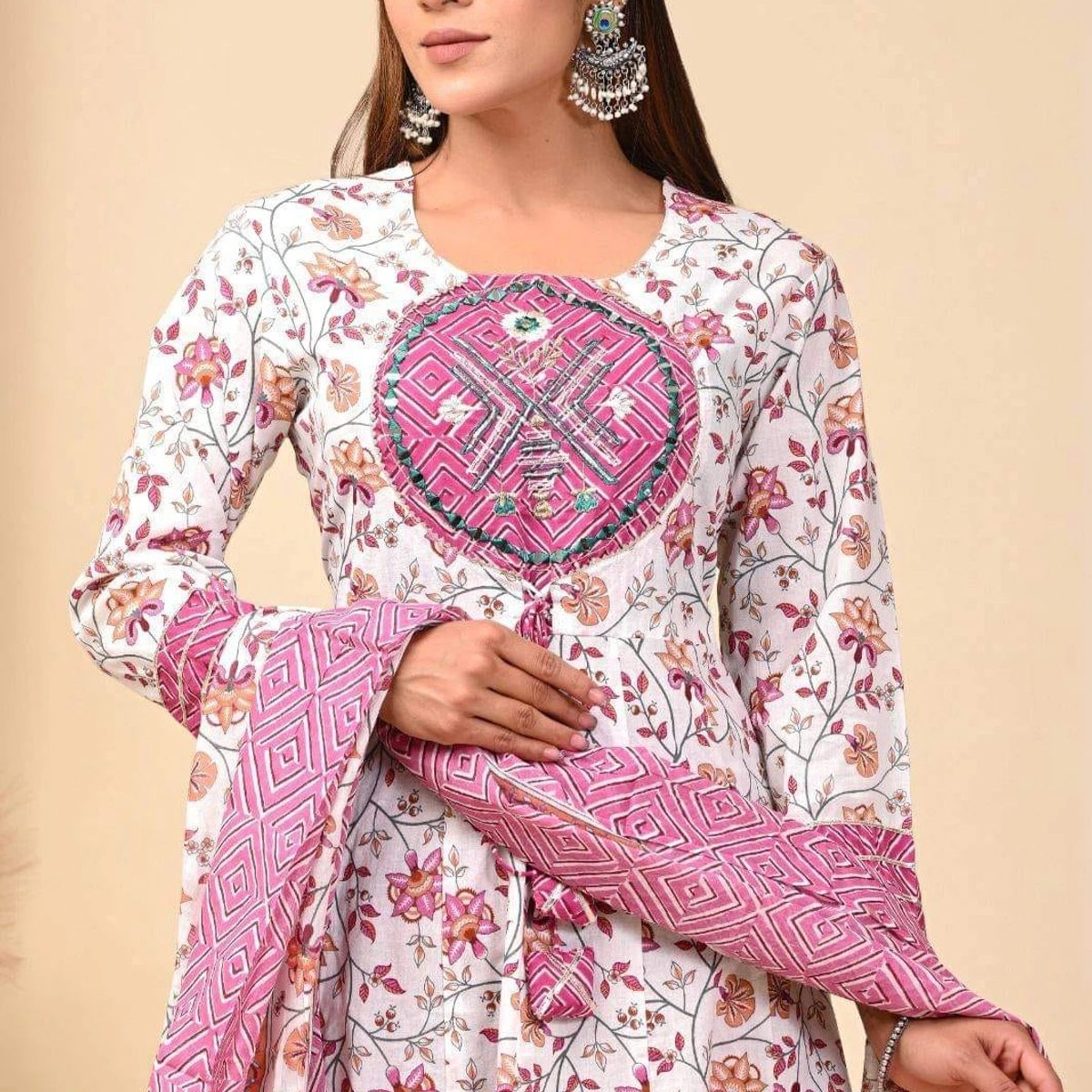 Most Demanding Anarkoli Gown Full Set  White In Pink Colour Combination MS021